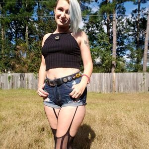 Meet your Posher, Chloe